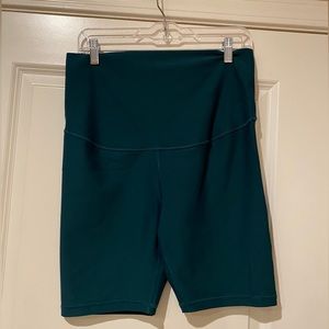 Maternity biker shorts size M